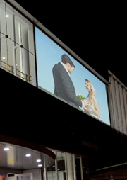 窓テレビ